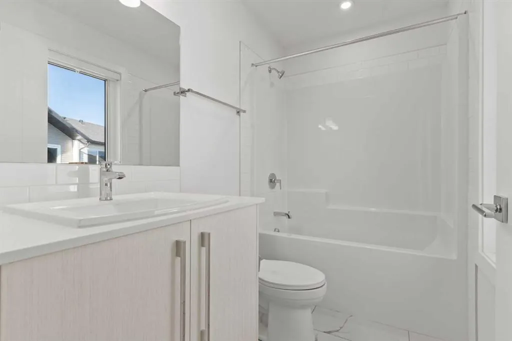 280 Chelsea Road, #2002