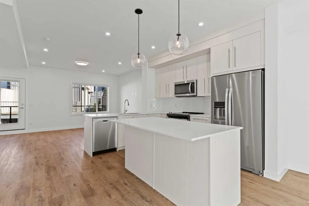 280 Chelsea Road, #2002