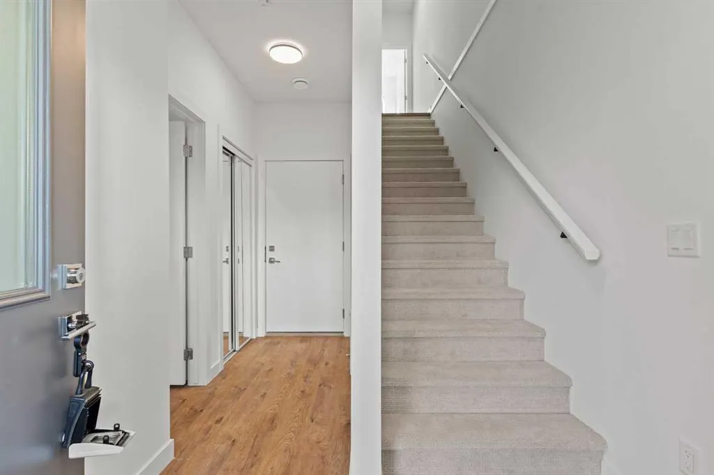 280 Chelsea Road, #2002