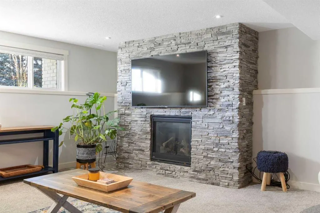 439 Parkridge Crescent SE