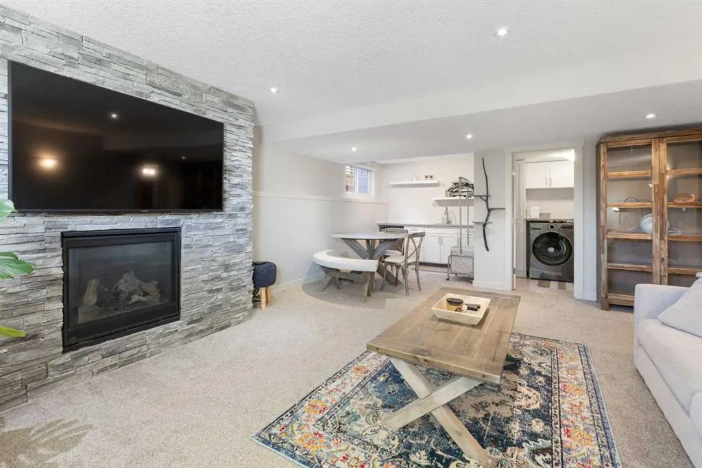 439 Parkridge Crescent SE