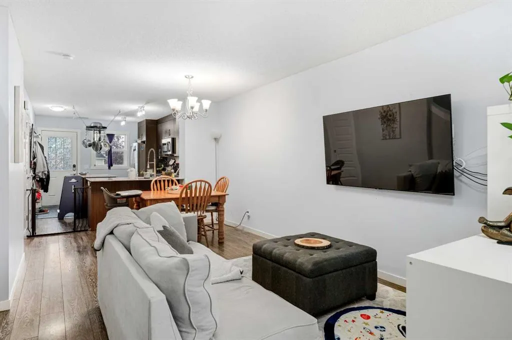 42 Auburn Bay Link SE