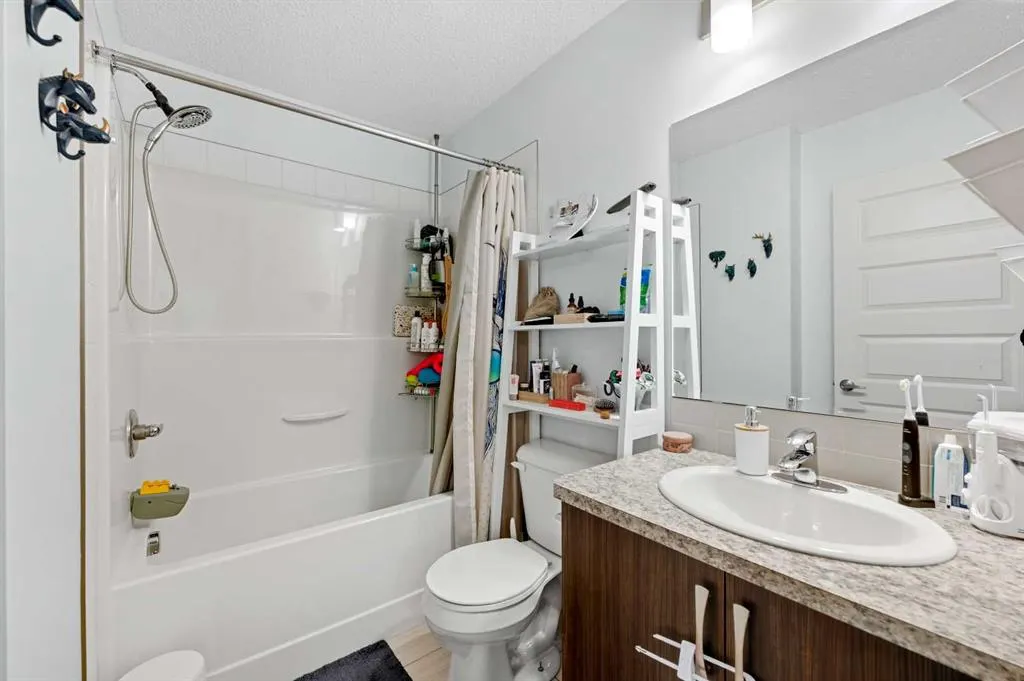 42 Auburn Bay Link SE