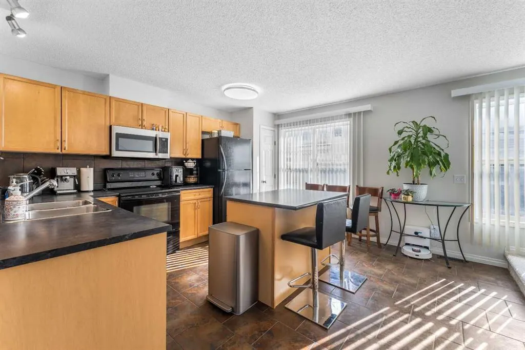 3305 New Brighton Gardens SE