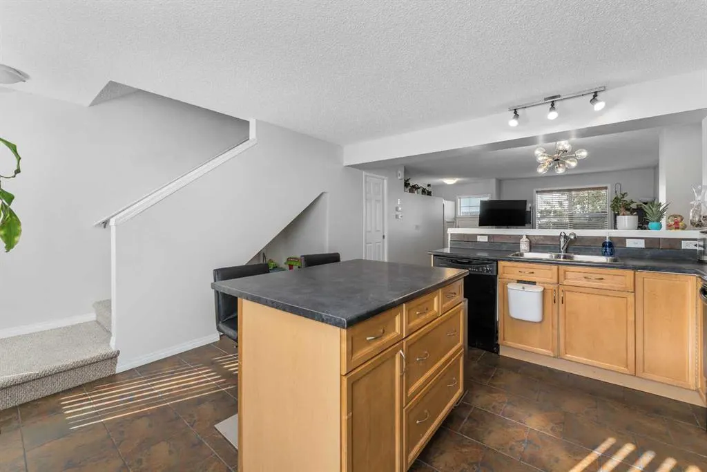 3305 New Brighton Gardens SE
