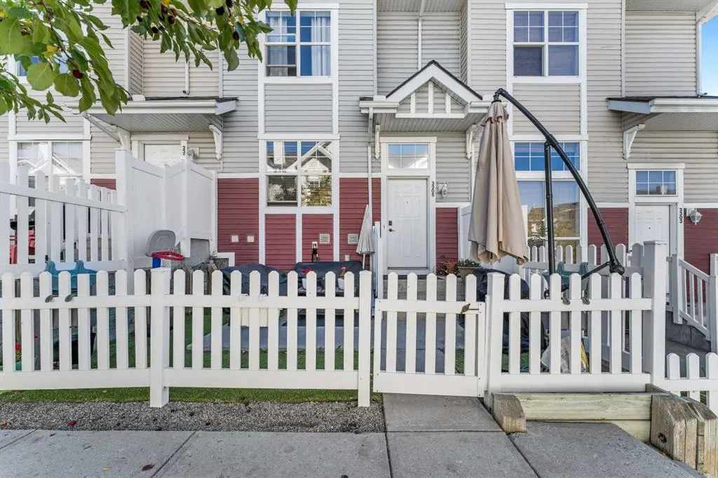 3305 New Brighton Gardens SE