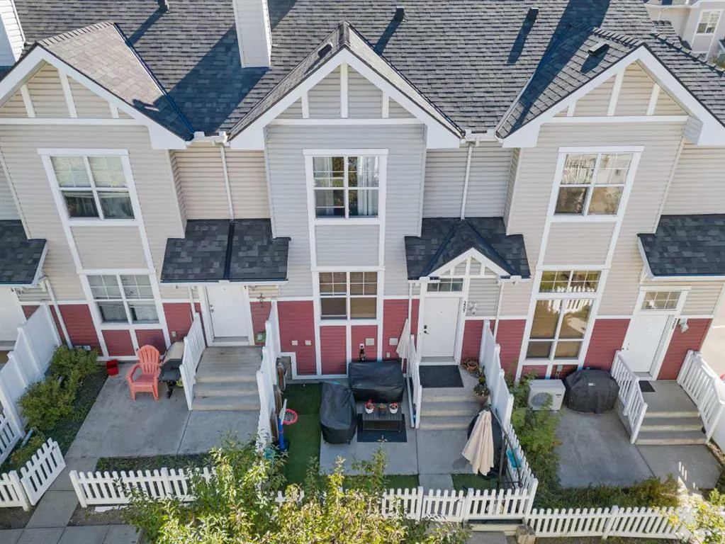 3305 New Brighton Gardens SE