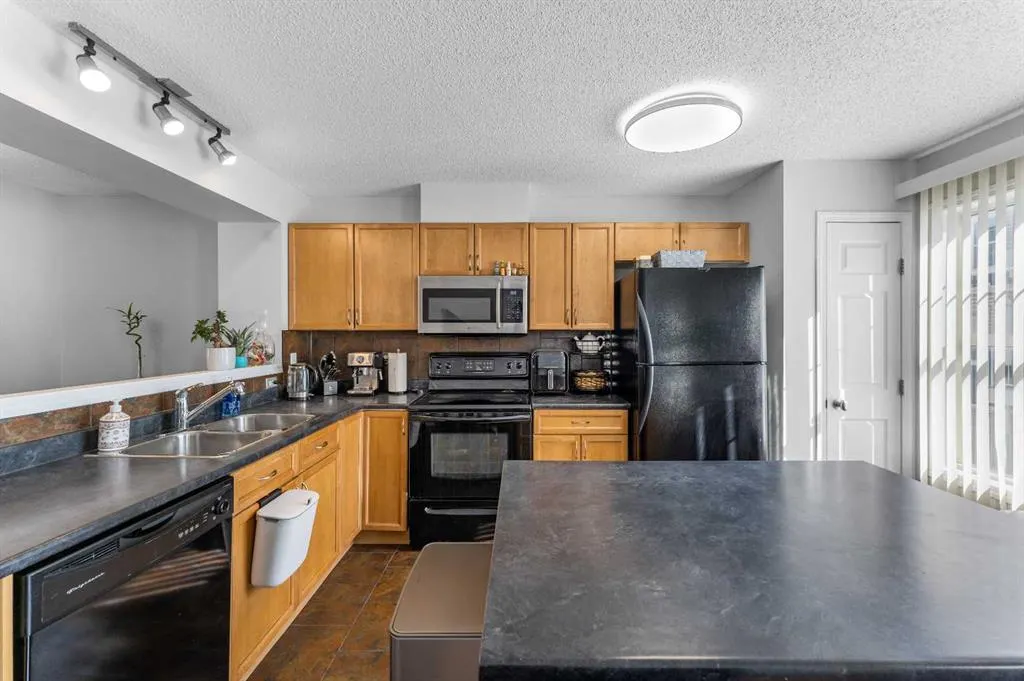 3305 New Brighton Gardens SE