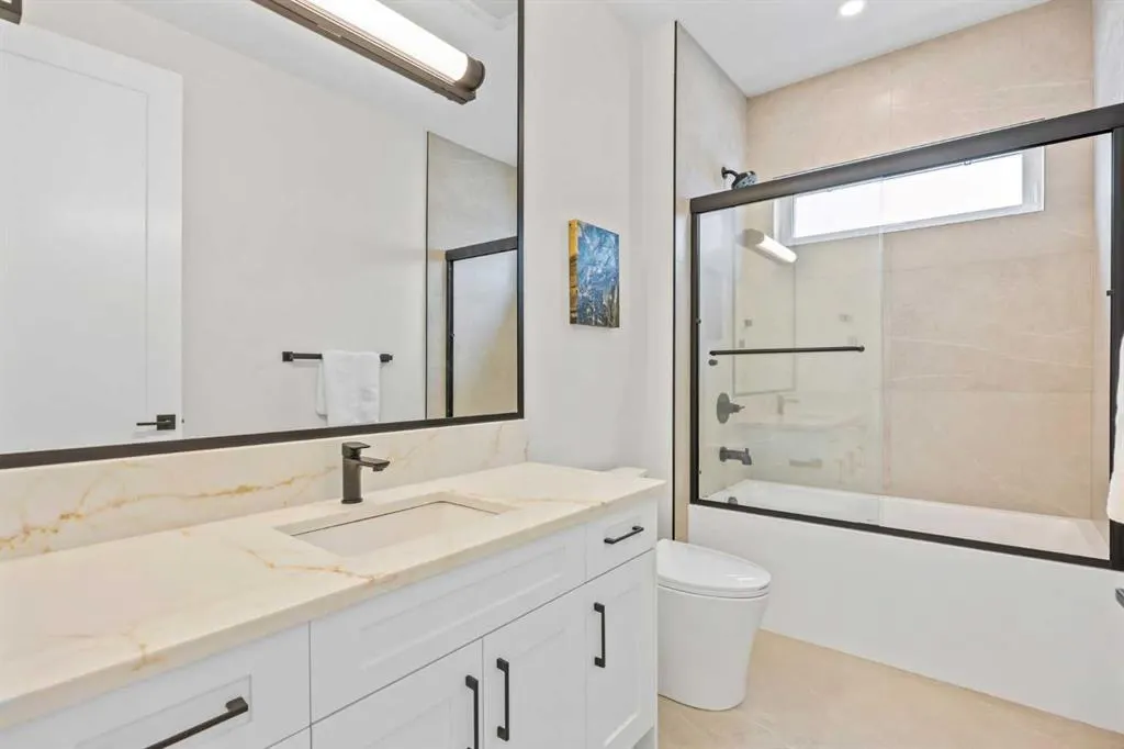 12 Vardana Place NW