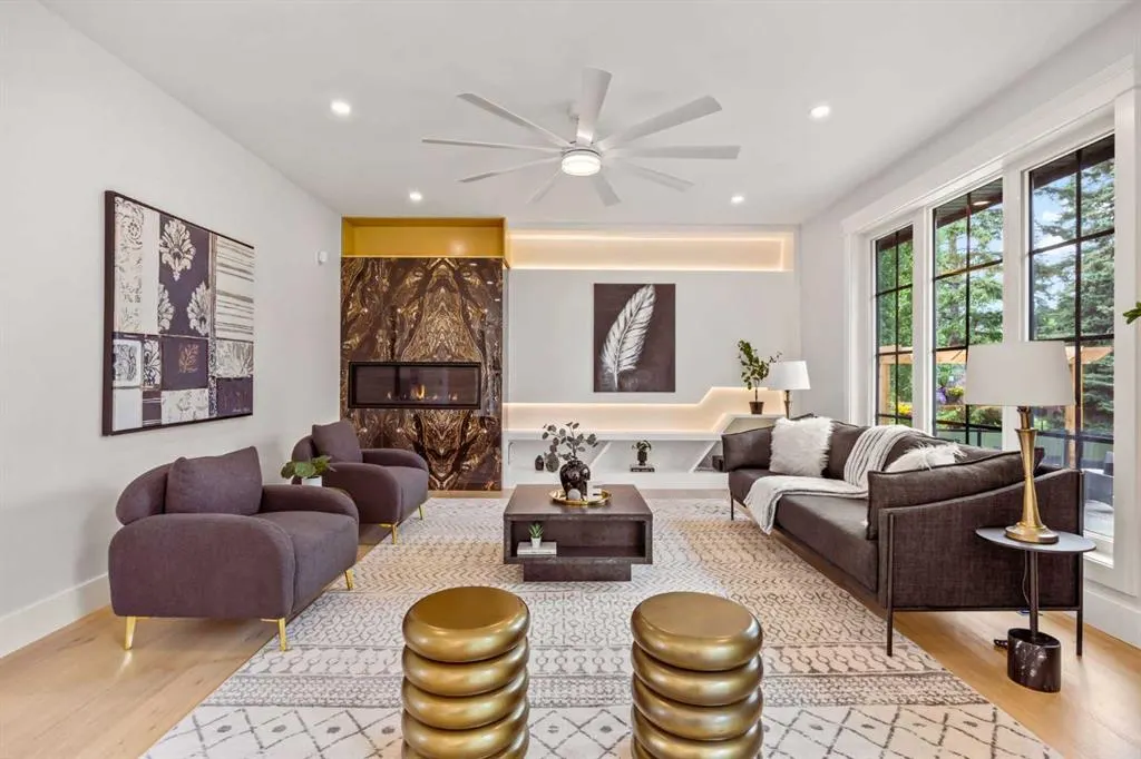 12 Vardana Place NW