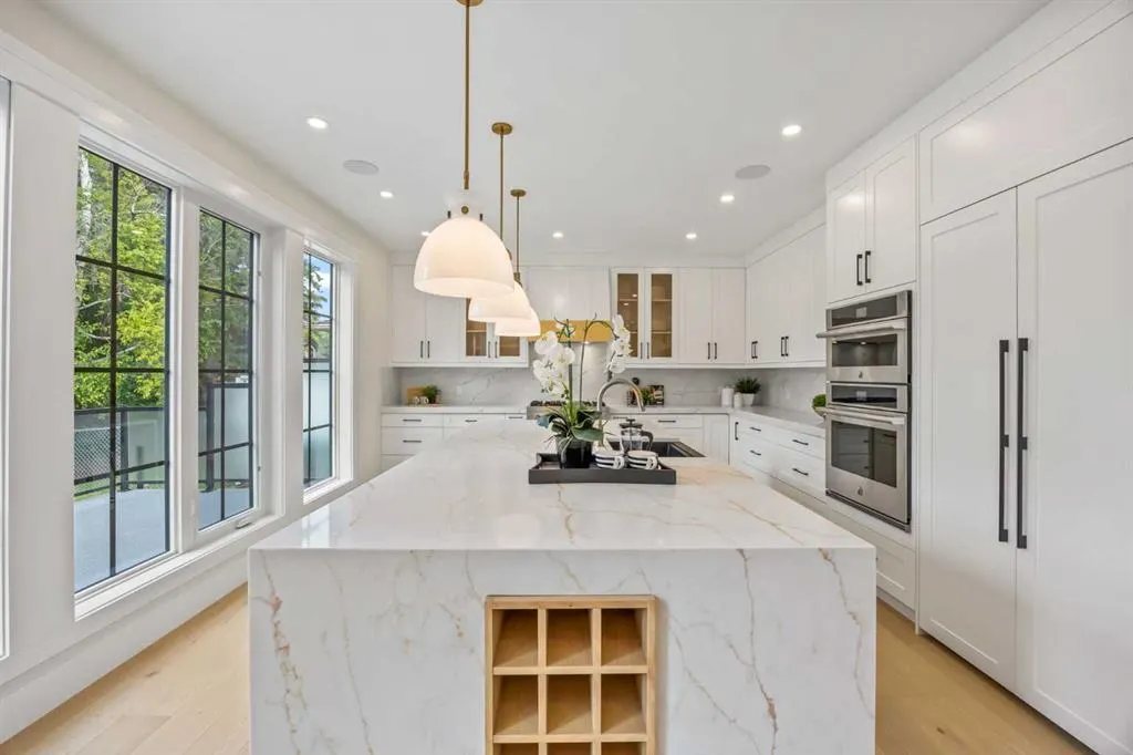 12 Vardana Place NW