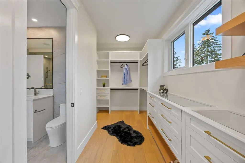 12 Vardana Place NW