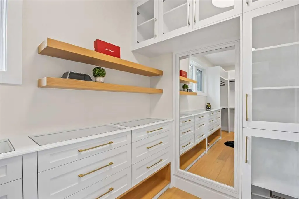 12 Vardana Place NW