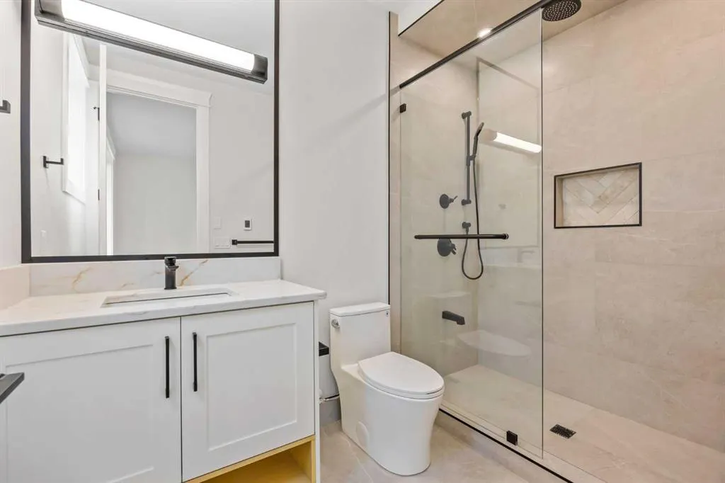12 Vardana Place NW