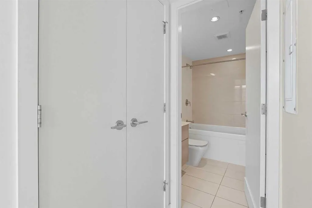 108 Waterfront Court SW, #1007
