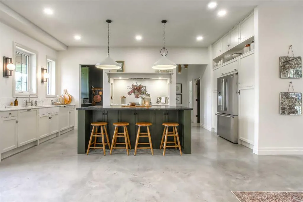 29327 Range Road 52, #11