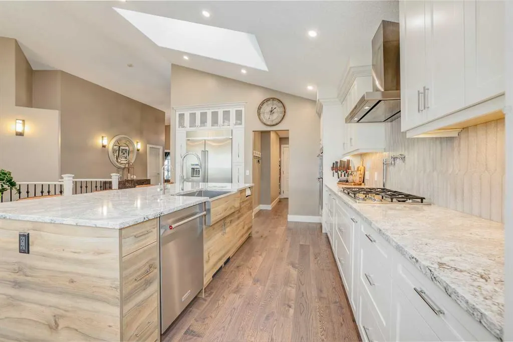 108 Mt Alberta View SE