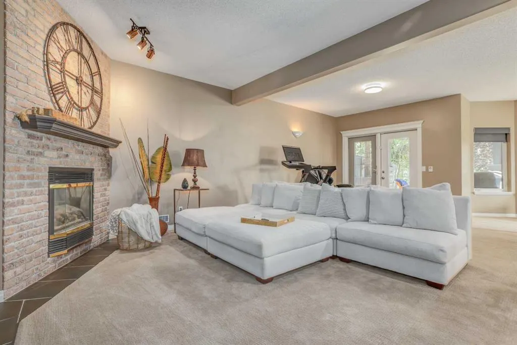 108 Mt Alberta View SE