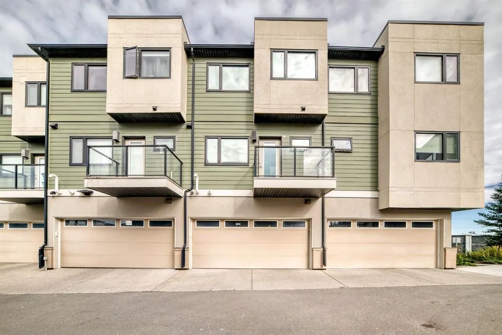 218 Sherwood Square NW, #802