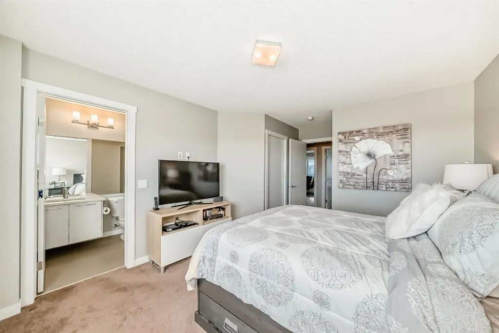 218 Sherwood Square NW, #802