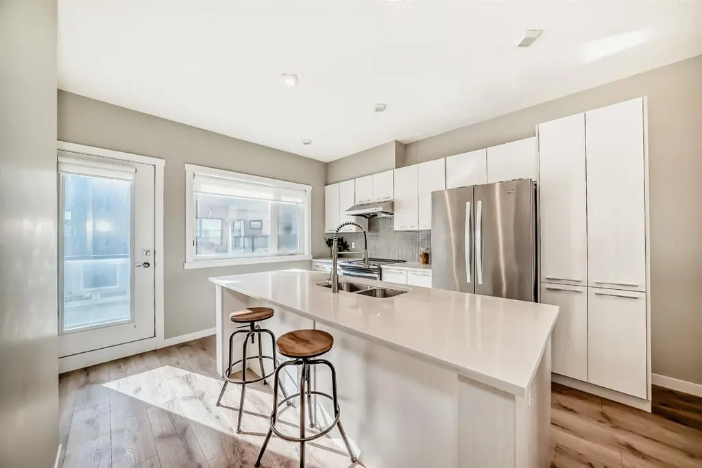 218 Sherwood Square NW, #802