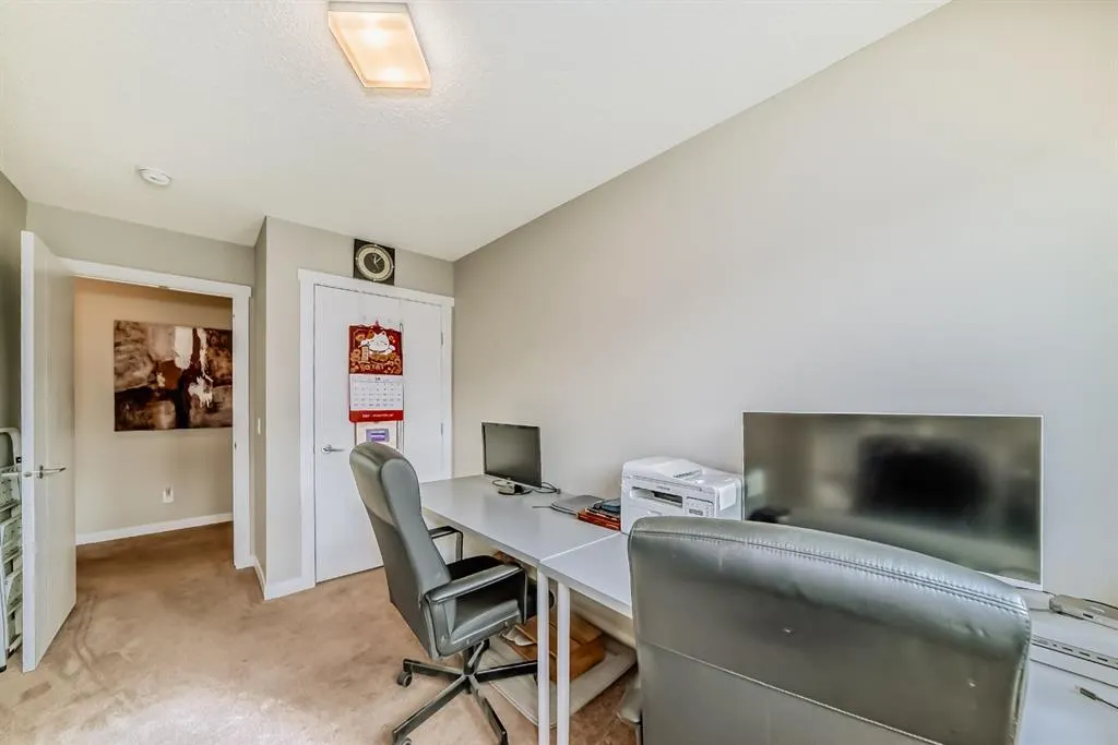 218 Sherwood Square NW, #802