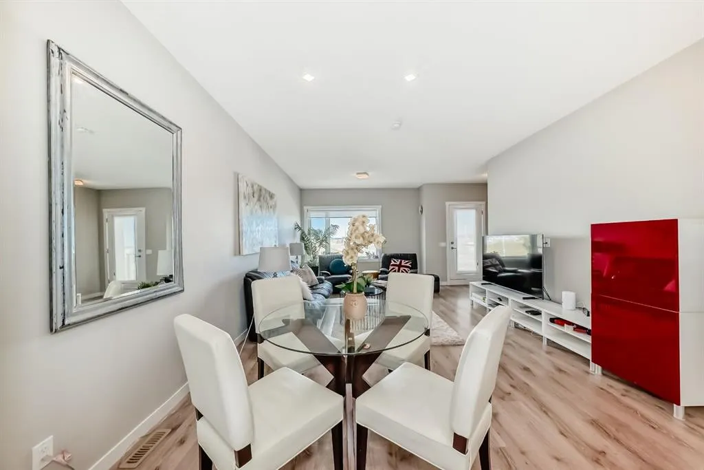 218 Sherwood Square NW, #802