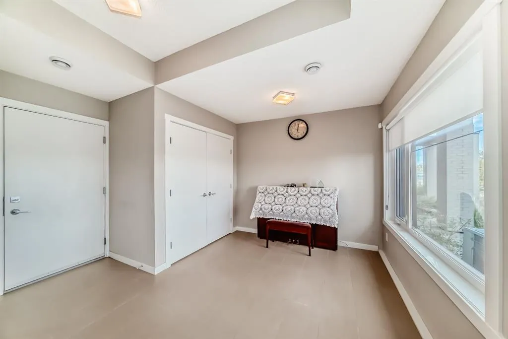 218 Sherwood Square NW, #802