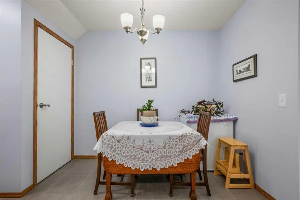 147 Somervale Park SW