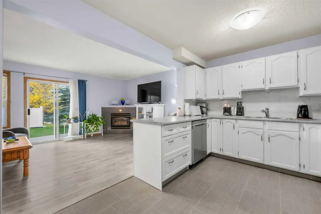 147 Somervale Park SW