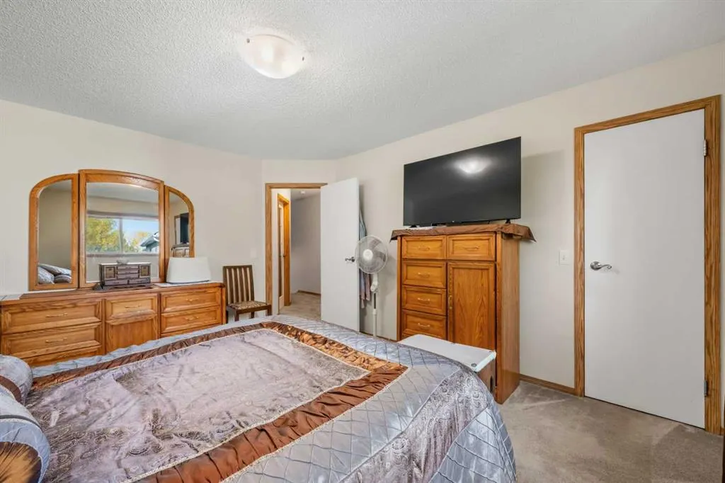 147 Somervale Park SW