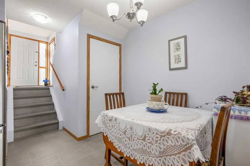 147 Somervale Park SW