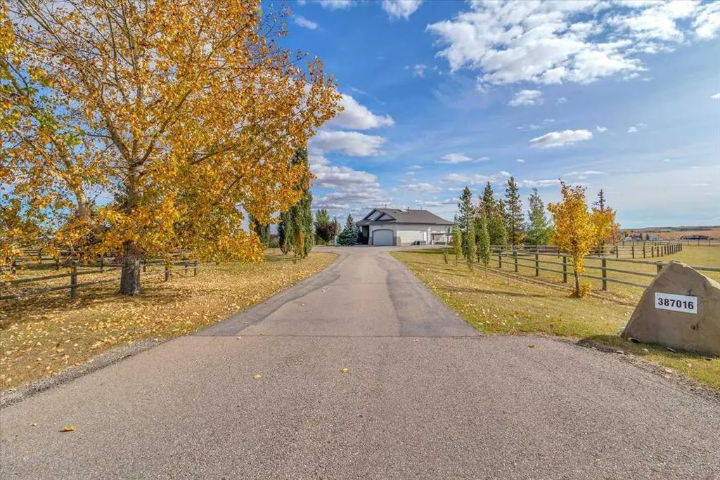 387016 Sundance Trail W