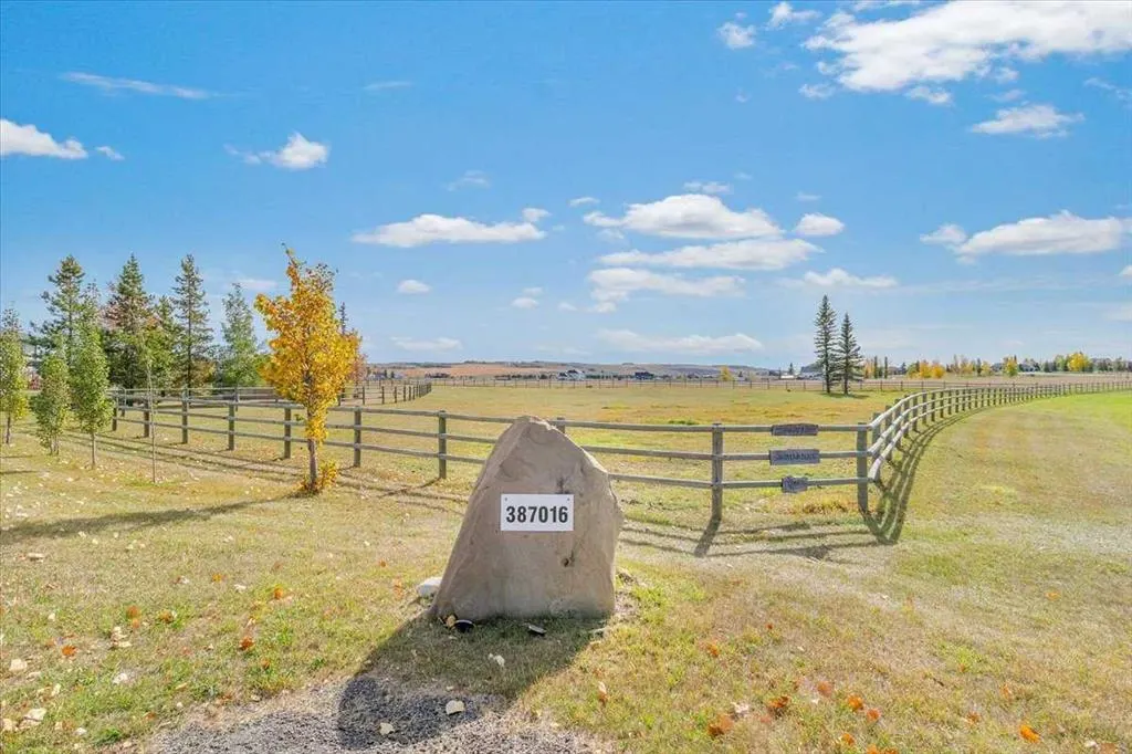 387016 Sundance Trail W