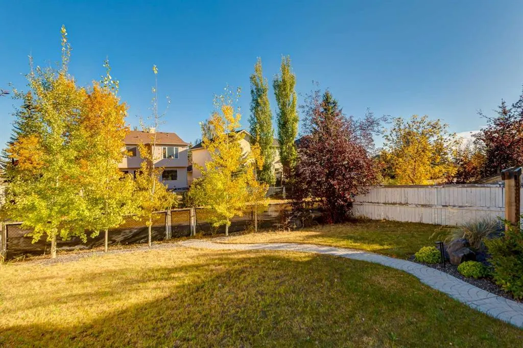 77 Somerset Circle SW