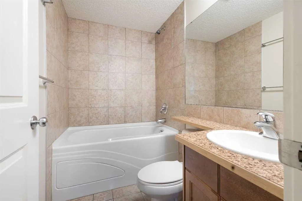 139 Coopers Hill SW