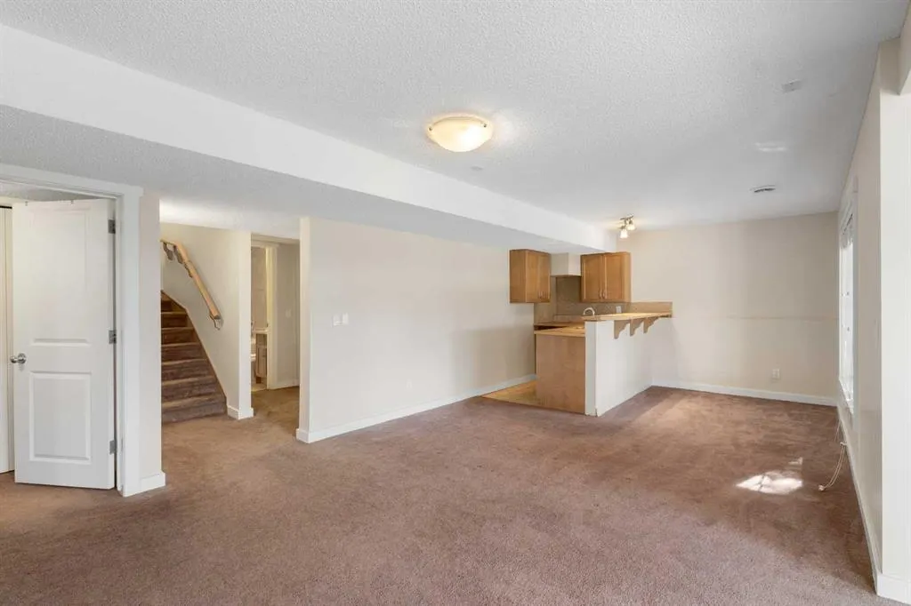 139 Coopers Hill SW