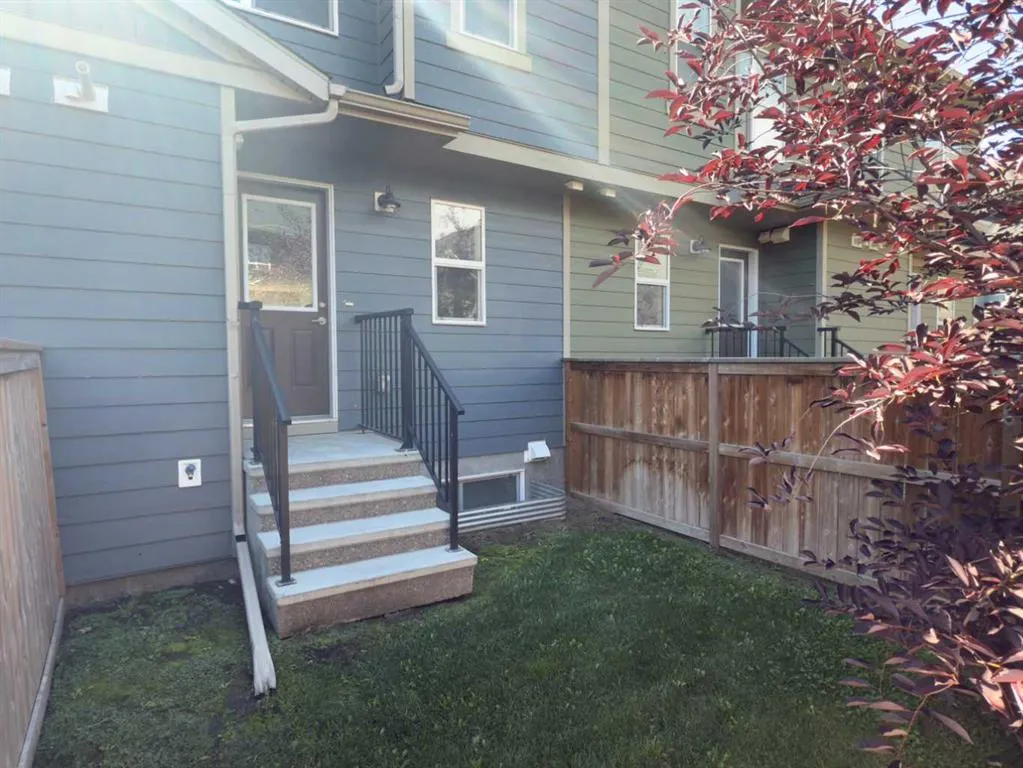 443 Cranbrook Square SE
