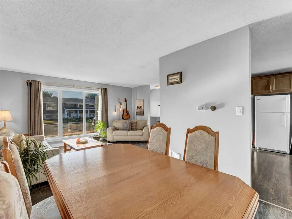 148 Cypress Way SE