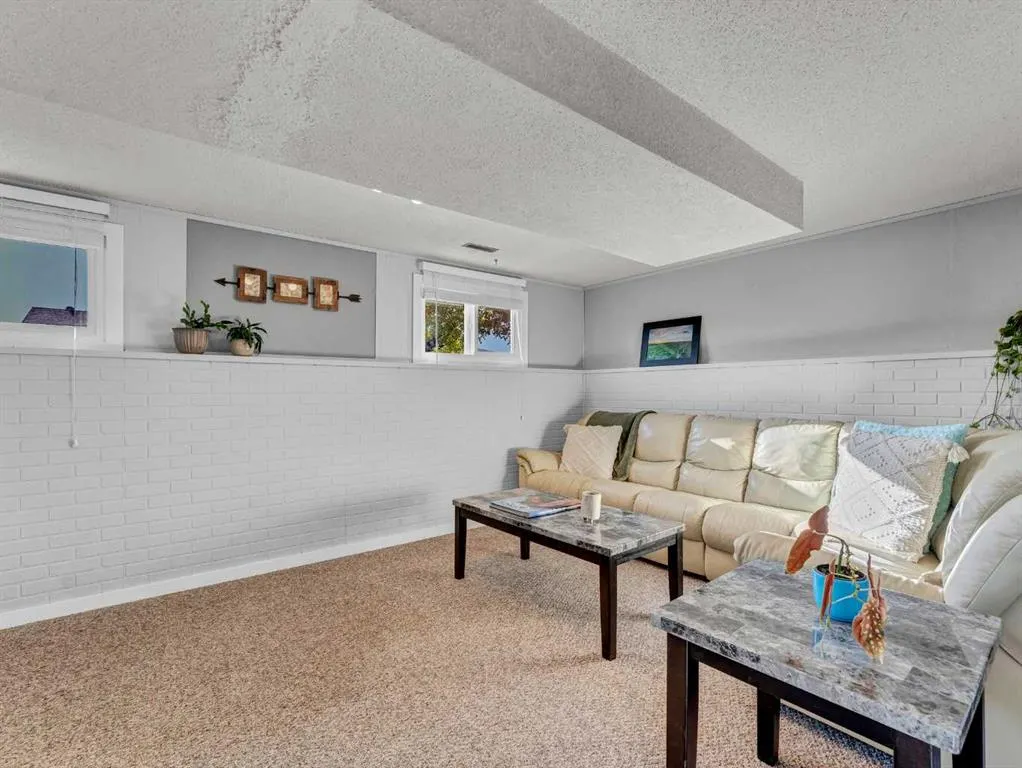 148 Cypress Way SE