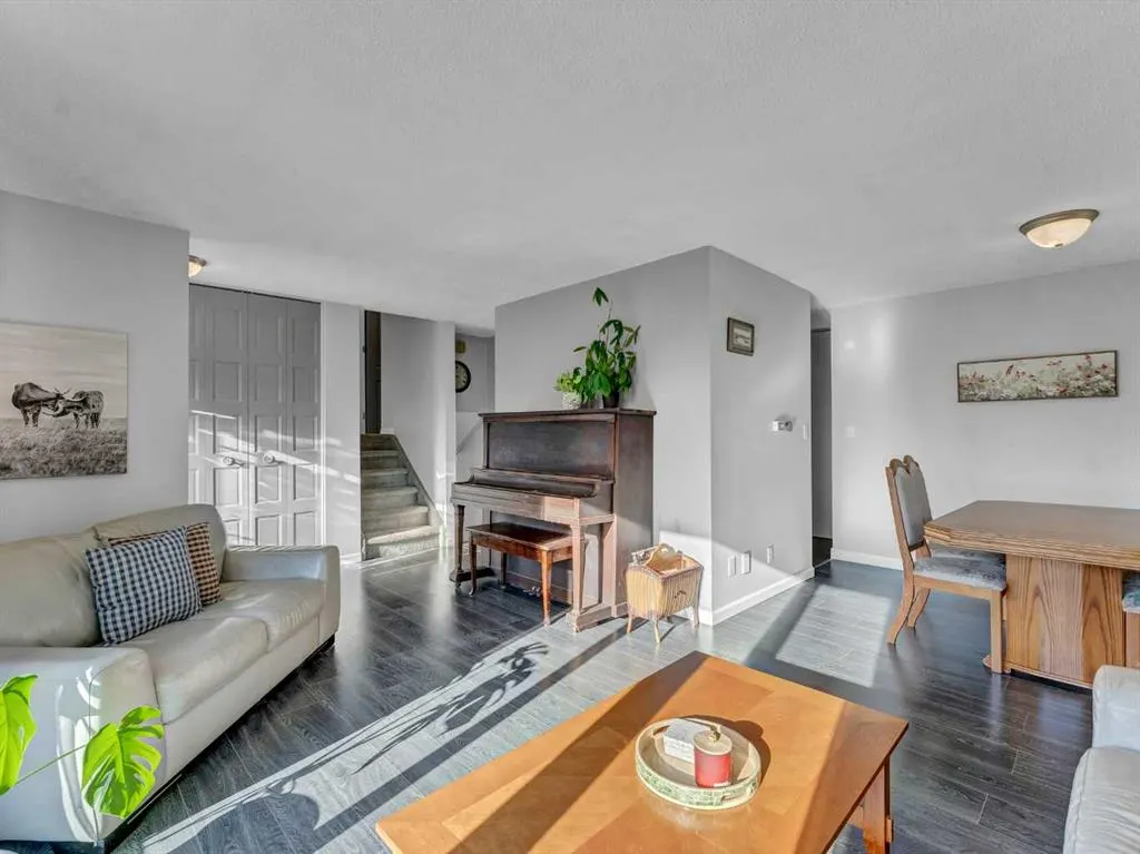 148 Cypress Way SE