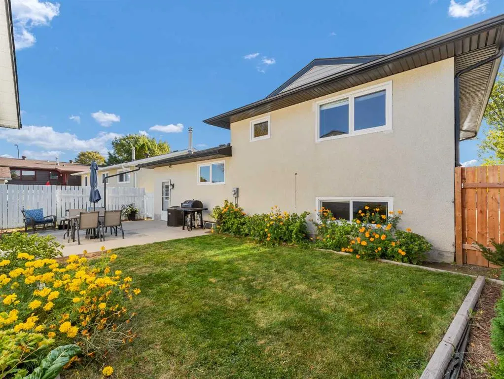 148 Cypress Way SE