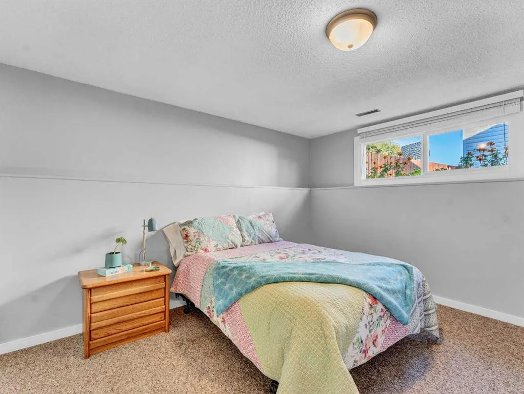 148 Cypress Way SE