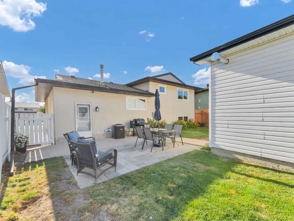 148 Cypress Way SE