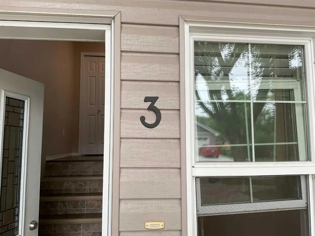 4729 45 Street, #3