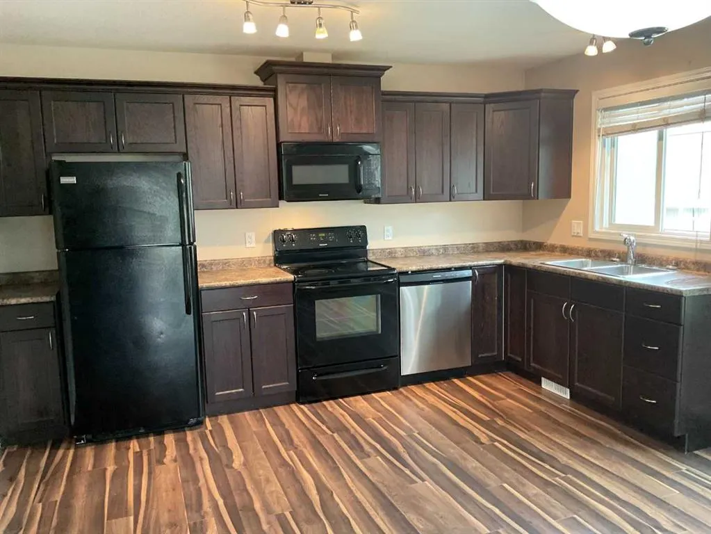 4729 45 Street, #3