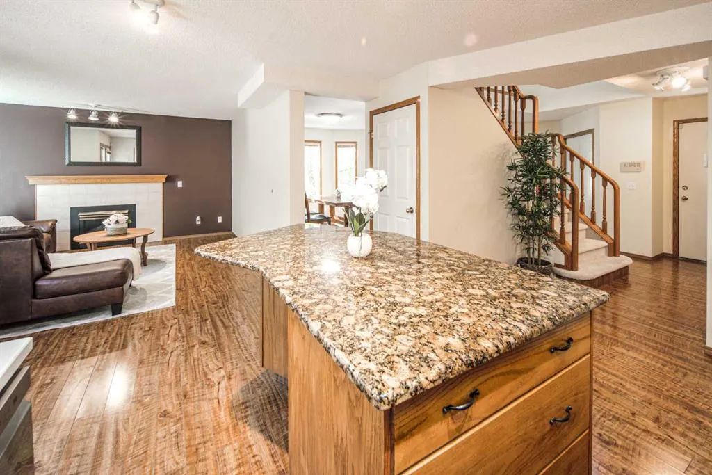 254 Sierra Vista Terrace SW