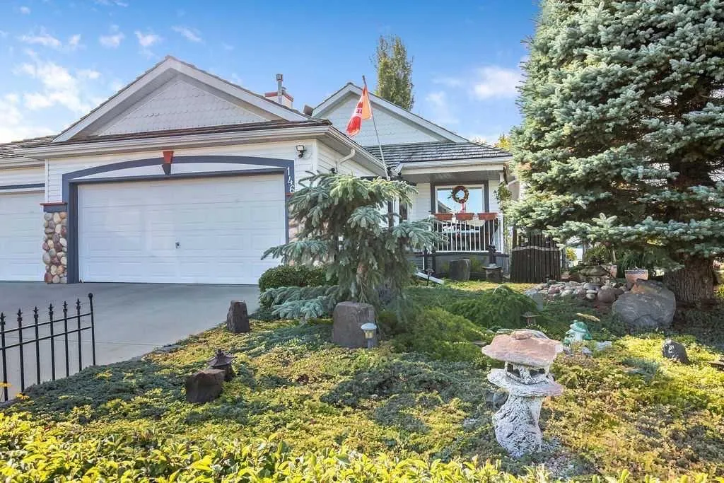 146 Chaparral Close SE