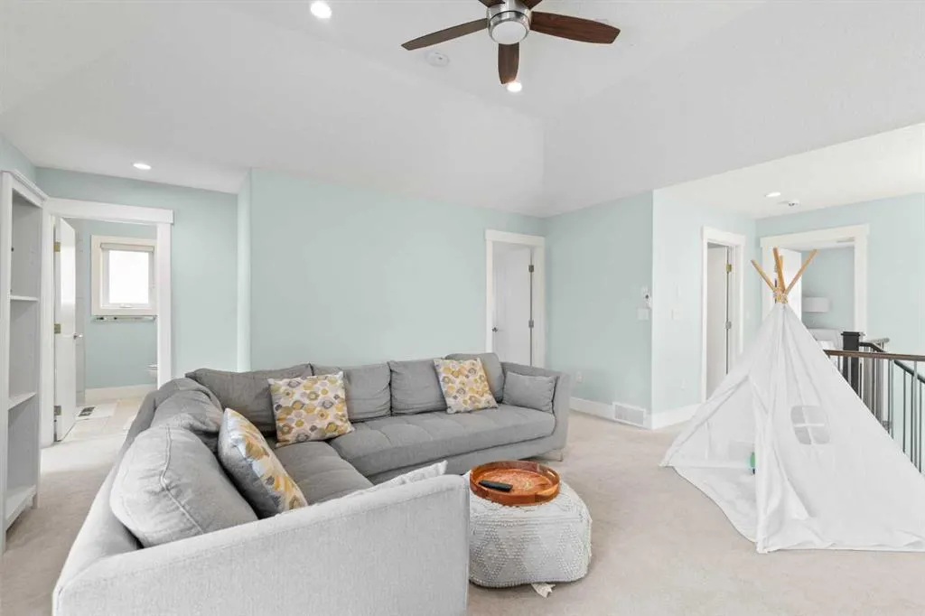 148 Baysprings Court SW