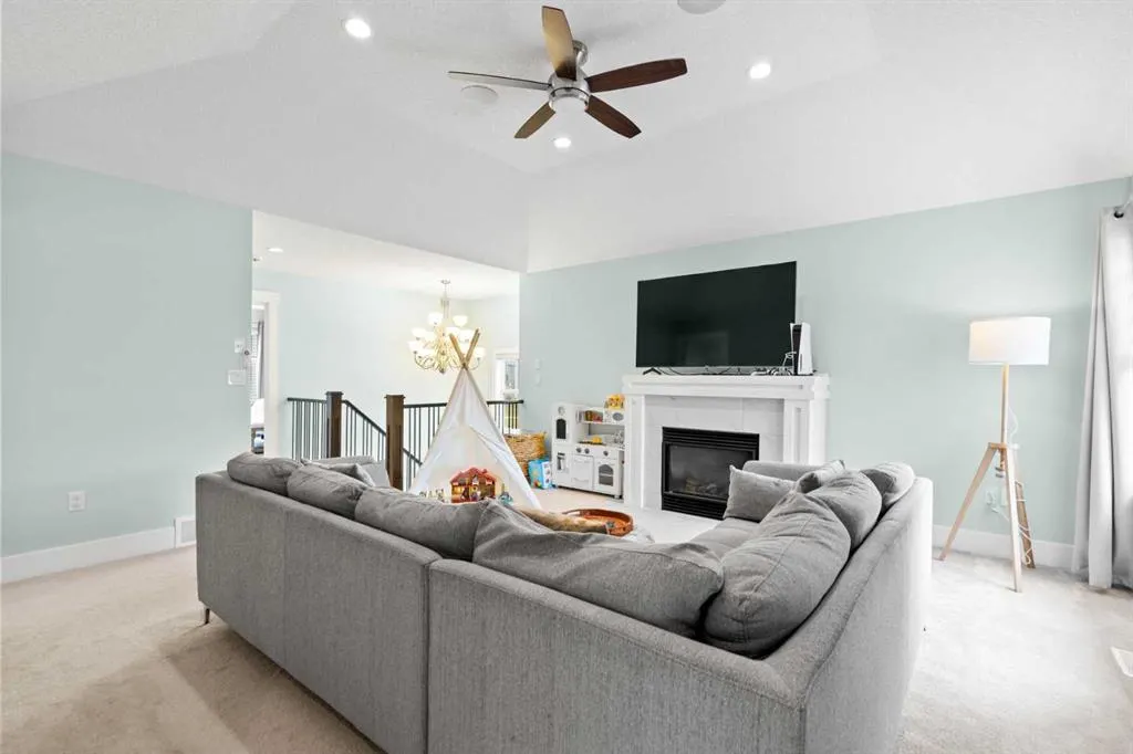 148 Baysprings Court SW